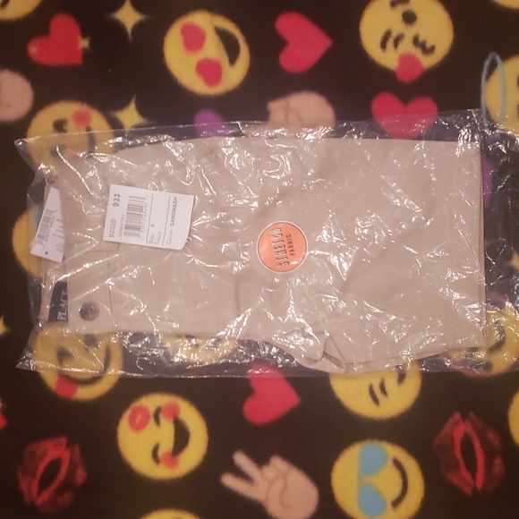 3/$10 Children's Place khaki uniform shorts with adjustable waist - Picture 3 of 3
